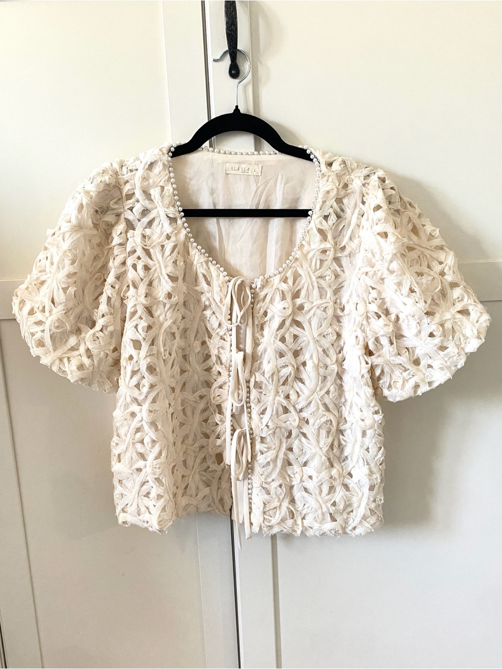 ILLA ILLA Ivory Ribbon Appliqué Pearl Trim Tie Front Blouse | Romantic | L